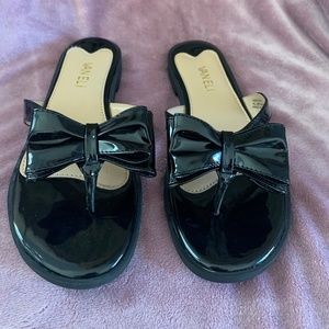 Vaneli  Women’s Black Paten Leather Flip Flop